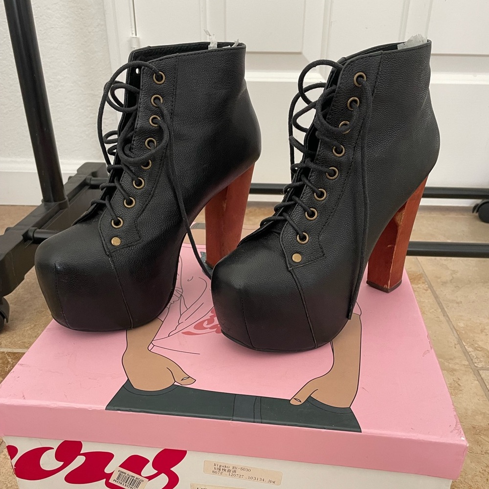 SOLD ON DEPOP- Black and brown Lita platform boots #jefferycampbell